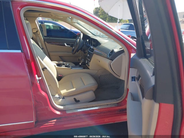 صورة 5 لـ 2014 Mercedes-BENZ C 250 SPORT