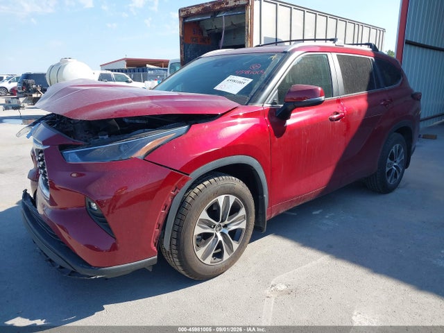 2023 TOYOTA HIGHLANDER XLE 2