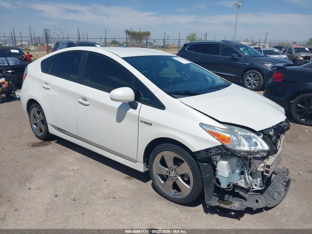 2013 TOYOTA PRIUS THREE SE
