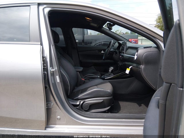 2023 KIA FORTE GT-LINE 5
