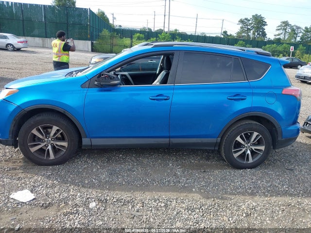 2018 TOYOTA RAV4 XLE 14