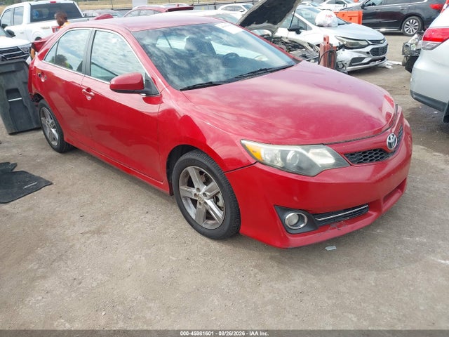 2014 TOYOTA CAMRY SE