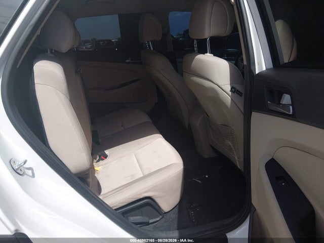 2017 HYUNDAI TUCSON SE 8