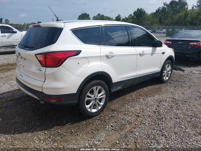 2019 FORD ESCAPE SE 4