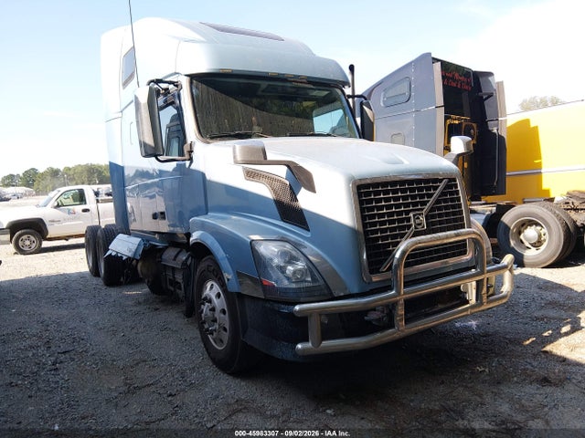2012 VOLVO VN 