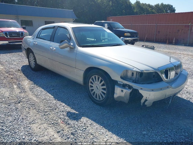 2005 LINCOLN TOWN CAR SIGNATURE LIMITED