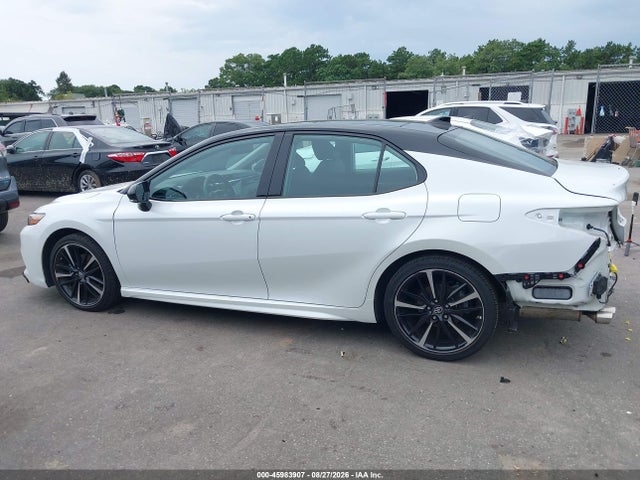 2019 TOYOTA CAMRY XSE 14