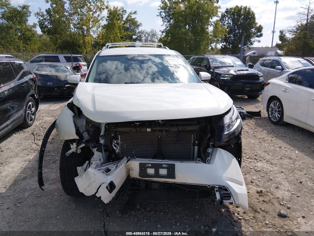 2023 NISSAN PATHFINDER SL 4WD 13