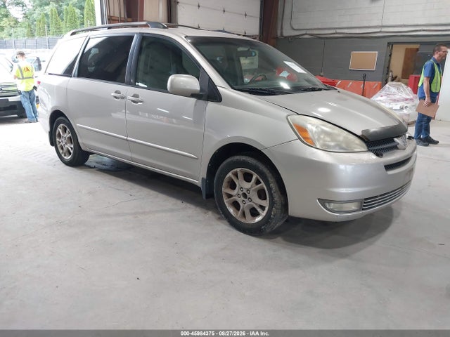 2004 TOYOTA SIENNA XLE
