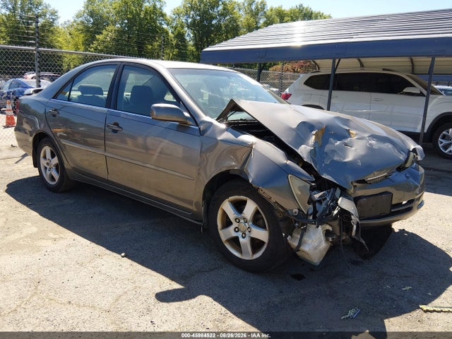 2004 TOYOTA CAMRY SE
