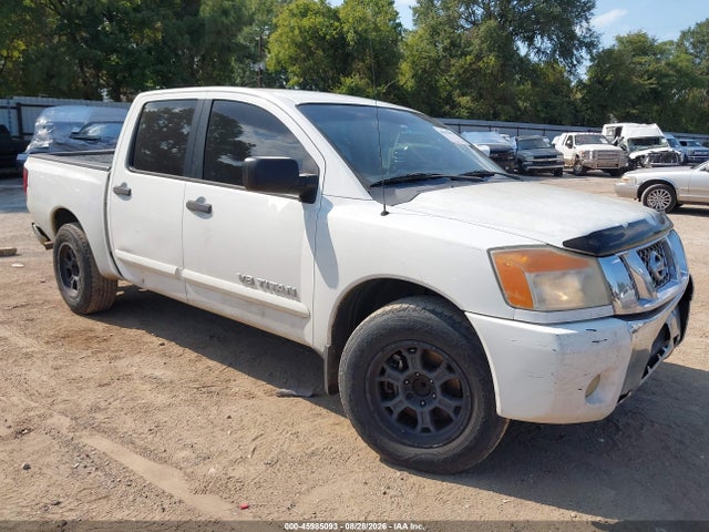 2011 NISSAN TITAN SV