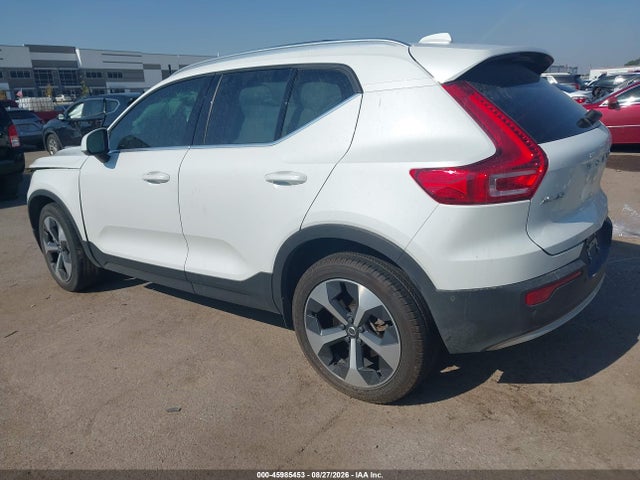 2023 VOLVO XC40 B5 PLUS BRIGHT THEME 3