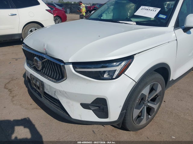 2023 VOLVO XC40 B5 PLUS BRIGHT THEME 6