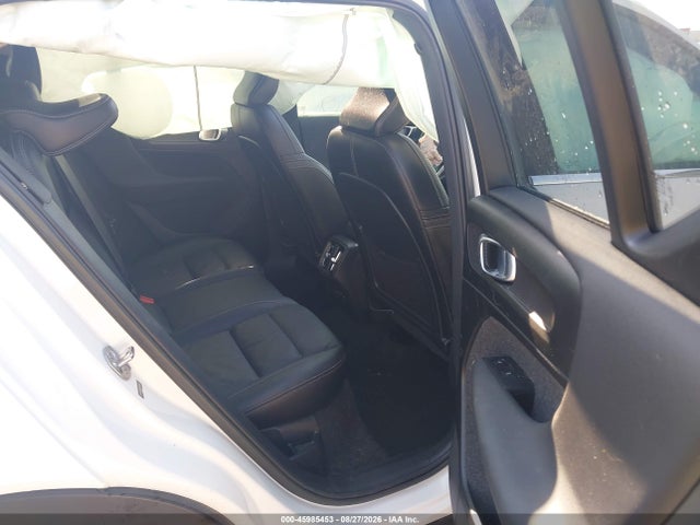 2023 VOLVO XC40 B5 PLUS BRIGHT THEME 8