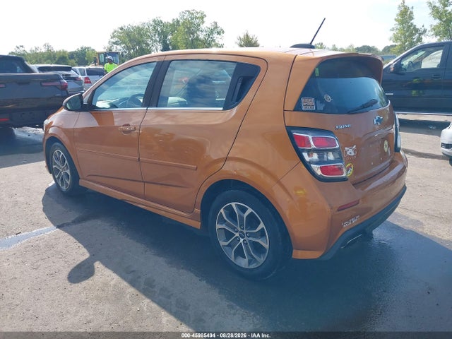 2018 Chevrolet SONIC LT AUTO photo 3
