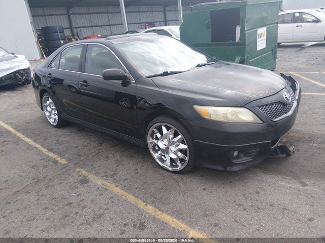 2011 TOYOTA CAMRY SE