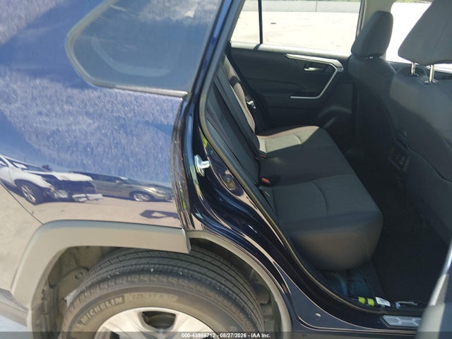 2023 TOYOTA RAV4 XLE 8
