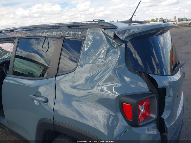 2017 JEEP RENEGADE TRAILHAWK 4X4 6