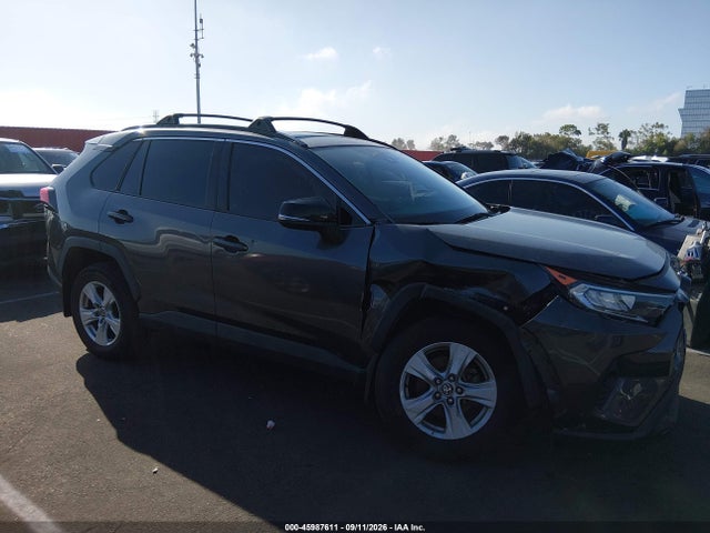 2021 TOYOTA RAV4 XLE 13