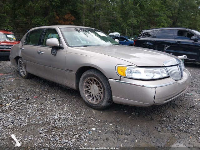 2000 LINCOLN TOWN CAR SIGNATURE