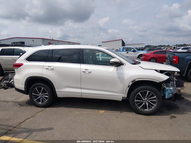 2017 TOYOTA HIGHLANDER XLE 14