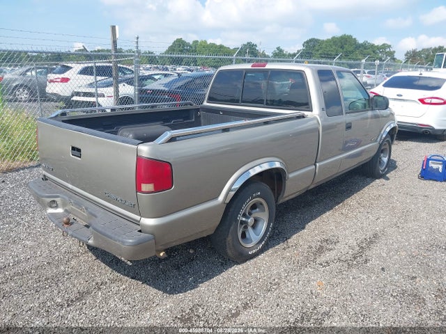 2000 Chevrolet S-10 LS 照片 4