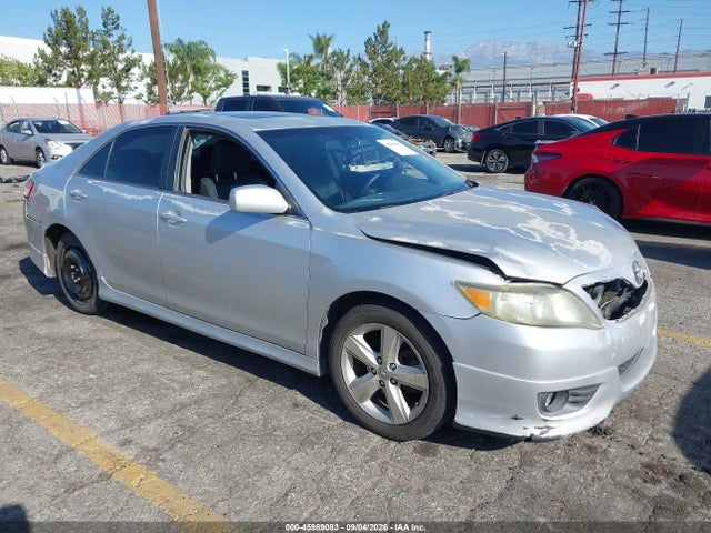 2011 TOYOTA CAMRY SE