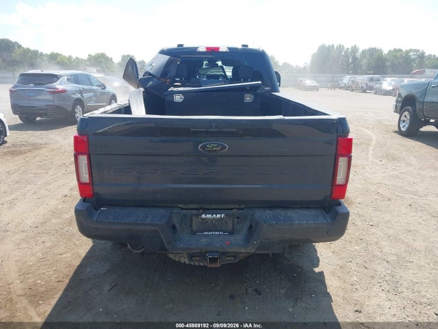 2021 FORD F-350 LARIAT 16