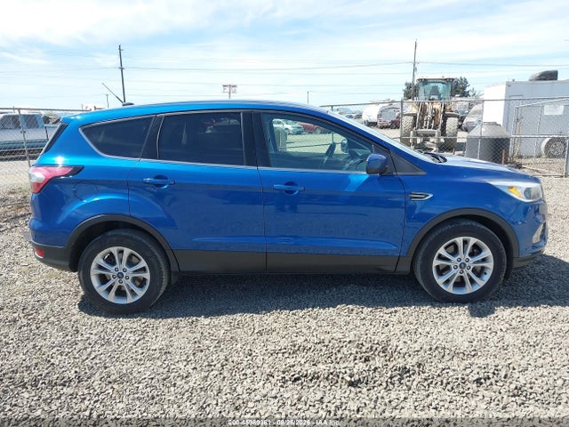 2017 FORD ESCAPE SE 18