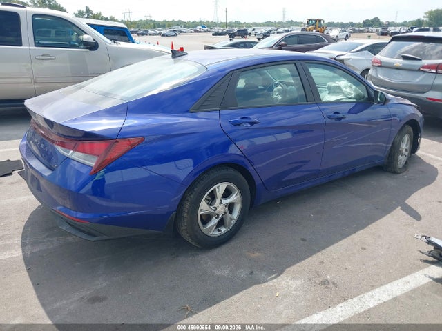 2023 HYUNDAI ELANTRA SE 4