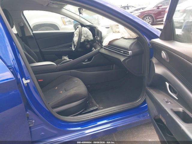 2023 HYUNDAI ELANTRA SE 5