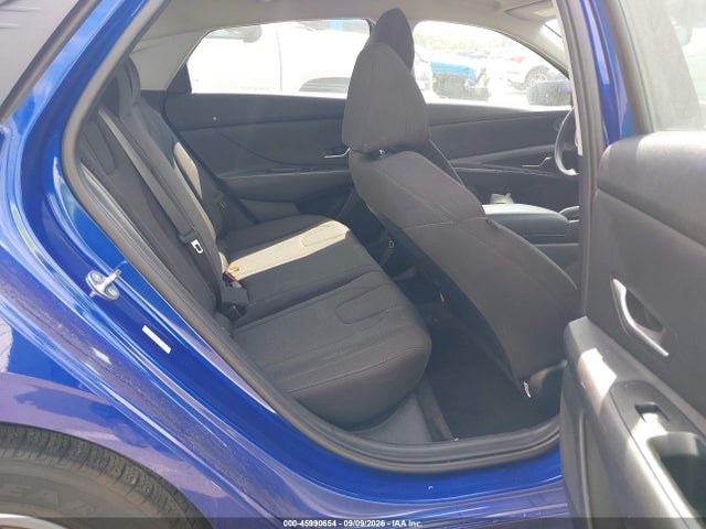 2023 HYUNDAI ELANTRA SE 8
