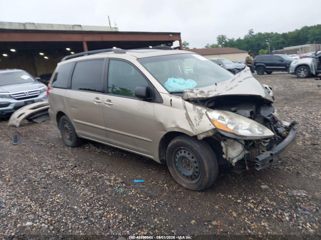 2010 TOYOTA SIENNA LE