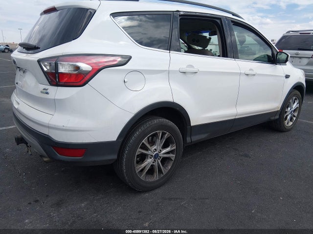 2017 FORD ESCAPE SE 4
