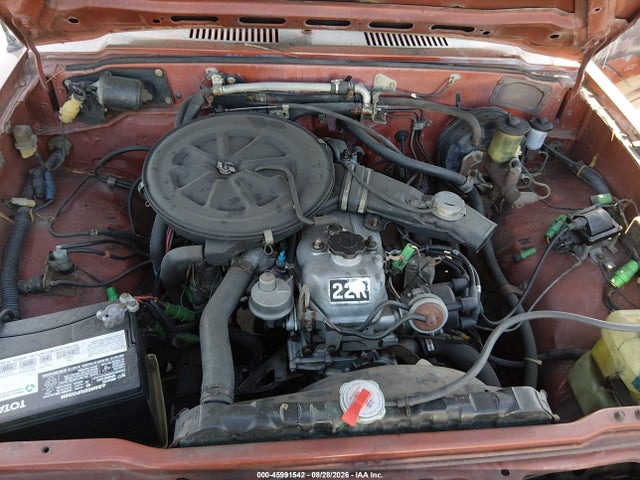 1983 TOYOTA PICKUP 1/2 TON SR5 10