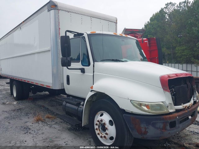 2003 INTERNATIONAL 4000 4300