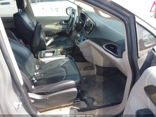 2023 CHRYSLER PACIFICA TOURING L 5