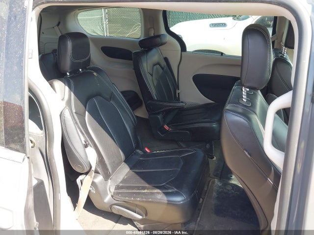 2023 CHRYSLER PACIFICA TOURING L 8