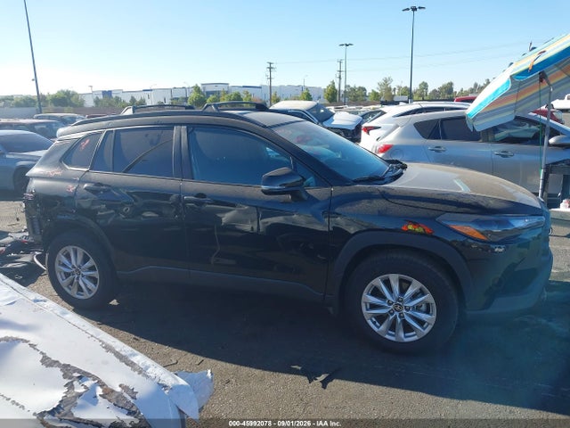 2026 TOYOTA COROLLA CROSS LE 14