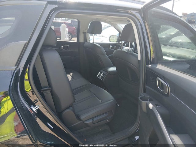 2023 KIA SORENTO S 8