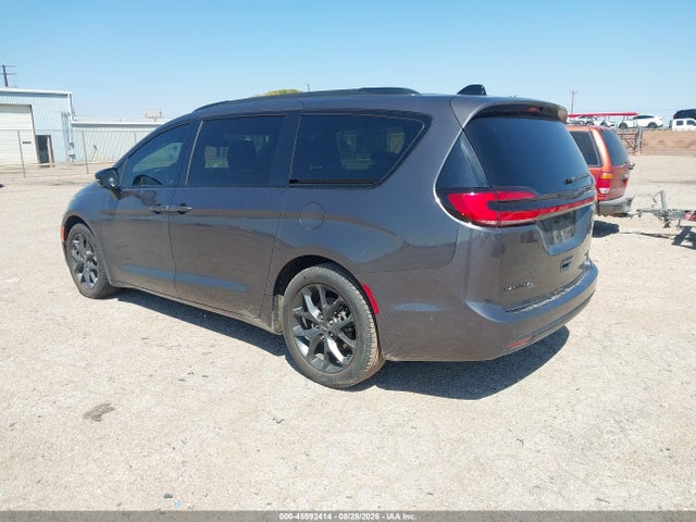2023 CHRYSLER PACIFICA LIMITED 3