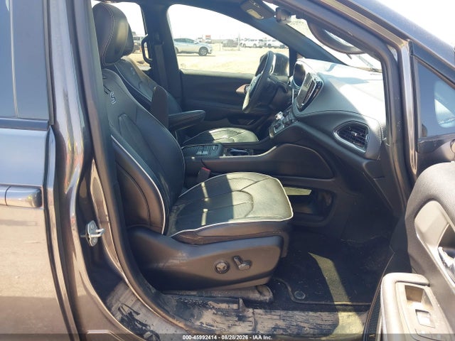 2023 CHRYSLER PACIFICA LIMITED 5