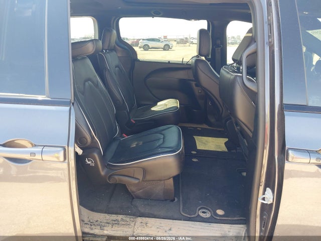 2023 CHRYSLER PACIFICA LIMITED 8