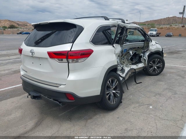 2019 TOYOTA HIGHLANDER LE 4