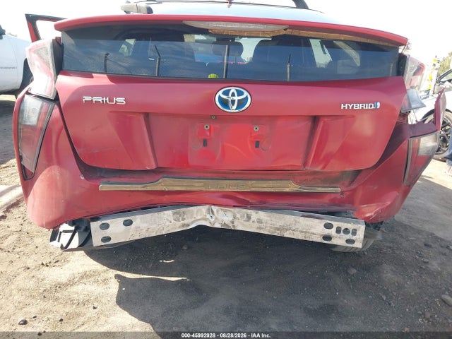 صورة 6 لـ 2016 Toyota PRIUS THREE TOURING