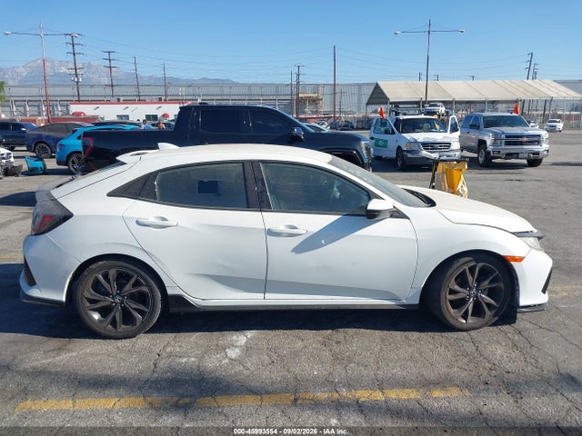 صورة 15 لـ 2019 Honda CIVIC SPORT