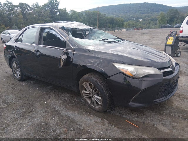 2017 TOYOTA CAMRY SE