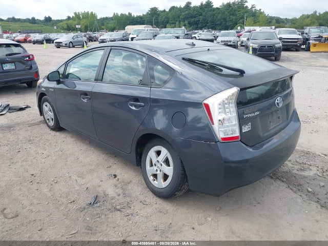صورة 3 لـ 2011 Toyota PRIUS TWO