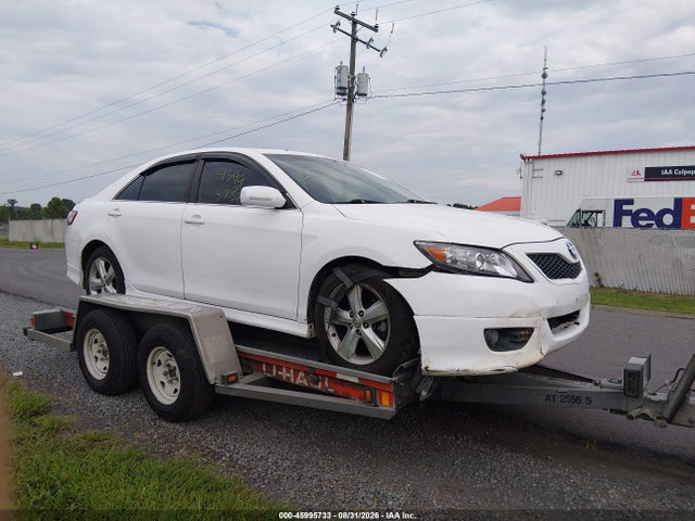 2011 TOYOTA CAMRY SE