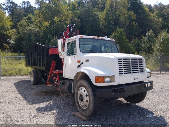 2002 INTERNATIONAL 4000 4900